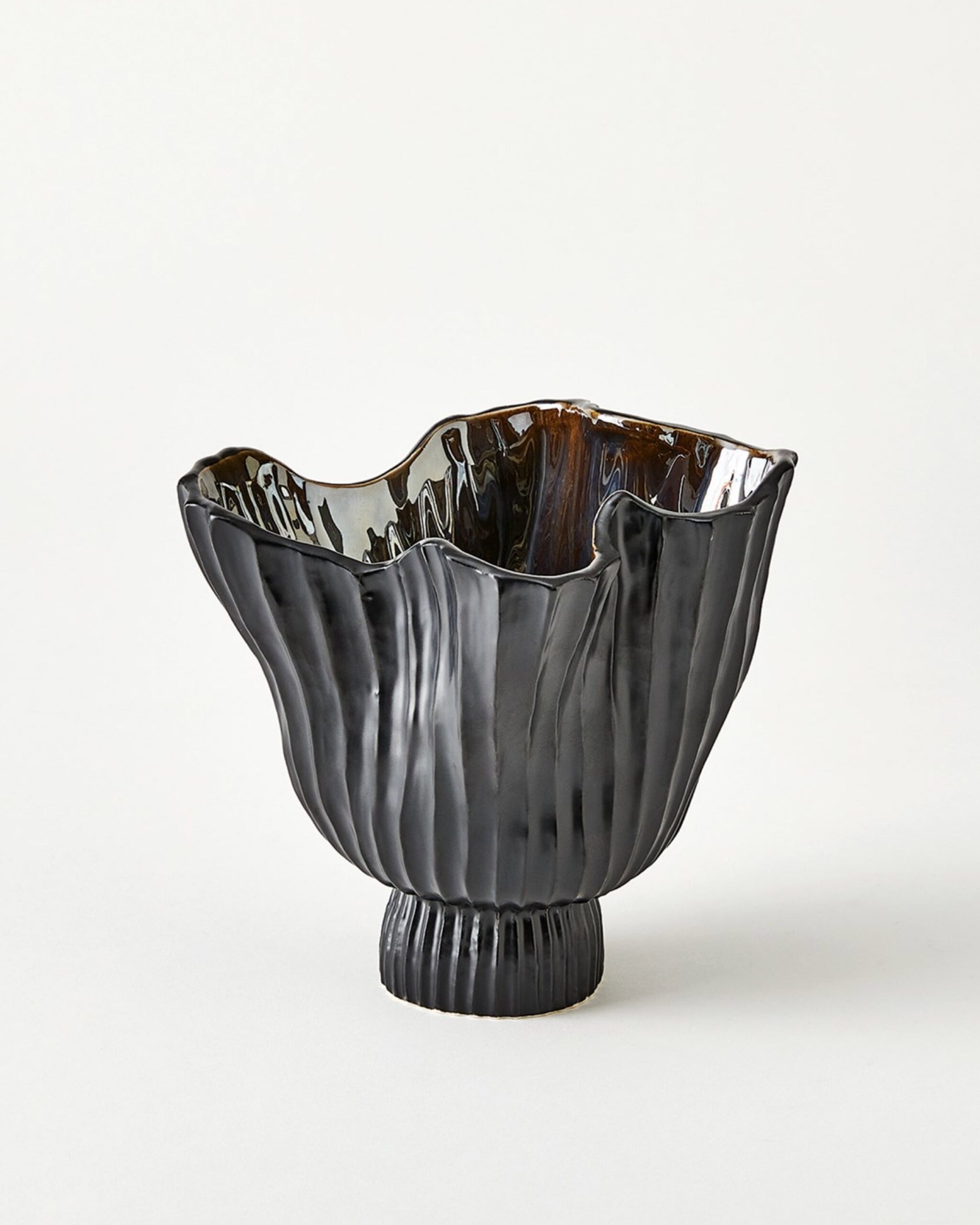 folha-footed-vase-blk